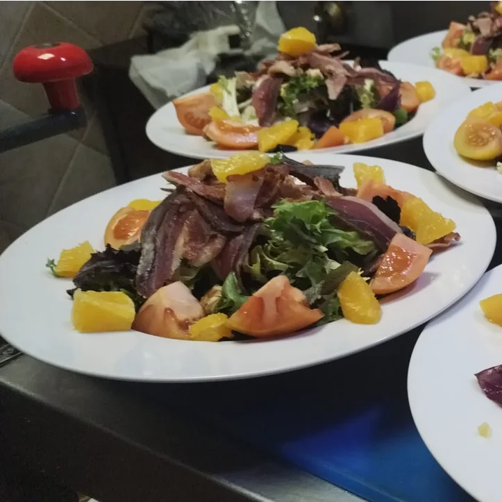 Plato gourmet destacado en Restaurante Velad